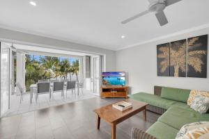 Turquesa Tides - Beachfront Resort Living