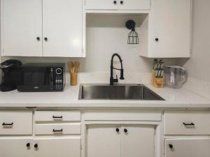 Relaxing Cozy Back House with Backyard