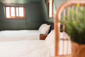 Double-decker pension Ocean view duplex with a view of Cheongsapo Beach train #High-rise view#Ocean front view