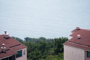 Double-decker pension Ocean view duplex with a view of Cheongsapo Beach train #High-rise view#Ocean front view