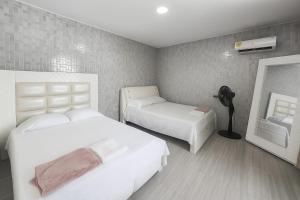 Casa con piscina cerca al aeropuerto