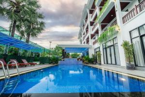 Pich Kunthea Angkor Resort