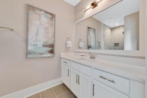 New Listing! Luxury Home, Sleeps 10 w Shared Pool