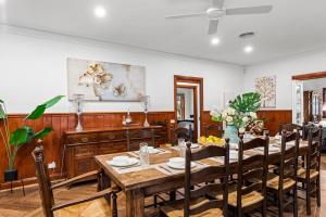 10BR great ocean farmstay for 20 people