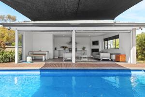 10BR great ocean farmstay for 20 people