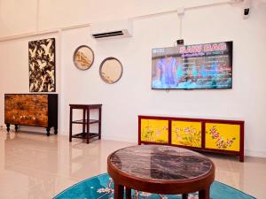 Crane nest 14 loft with views over Sathorn