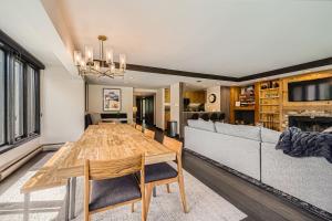 1776 Decatur condo