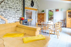 Maisons de vacances Grand gite ideal pour famille et groupe, piscine et plages privees : photos des chambres