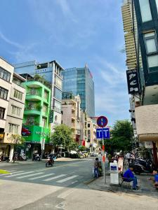 Toà nhà - P405 căn hộ mini Trung tâm thành phố HCM