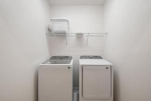 Spacious Family Re15BR Home Pool Spa Game Rm