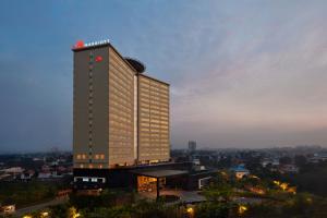 Kochi Marriott Hotel, LuLu International Shopping Mall