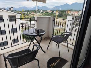 Tirana Sunset Retreat Stylish Loft by the Lake Park