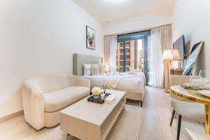 Modern Studio Near Downtown Dubai, Few Mins Walk to Hartland Greens Park, Azizi Riviera 43, Al Merkadh by Deluxe Holiday Homes - 4hvězdičkové hotely ve městě Dubaj