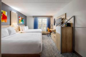 Queen Room with Two Queen Beds - Non-Smoking room in La Quinta Inn & Suites by Wyndham Lexington Park