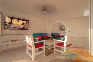 Beachfront Bliss - Luxury with Breathtaking Views