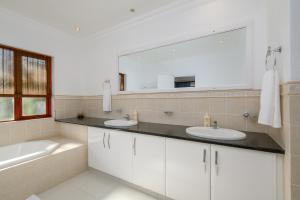 San Lameer Villa 14209 - 4 Bedroom Deluxe - 8 pax - San Lameer Rental Agency