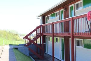 Duck Cove Inn