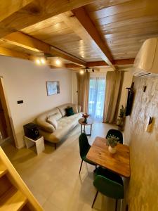 Taca House - Airport apartman