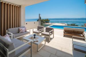 Luxurious VILLA LAPIS - heated pool, sauna, gym and spa, 120m to sandy beach