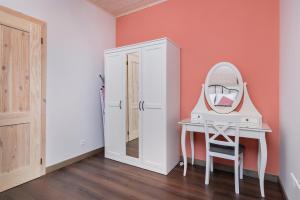 Piekny Domek Koralowy w Lubkowie by Renters Prestige