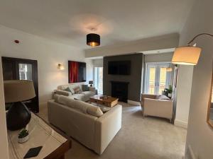 St Annes Spacious Apartment