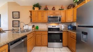 Barefoot @ Sea Retreat Stunning Oceanfront Condo