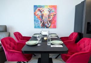 Royal View - Luxury 2BR Apartment with Sea Panorama by Flat manаger