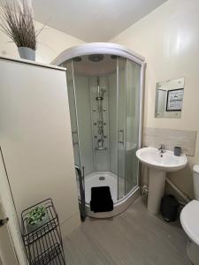 2 Bedroom Apartment in Swindon Town Centre