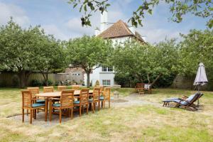 Coles House By The Butler Collection