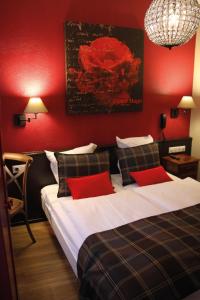 Hotels Hotel Roses : photos des chambres