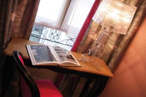 Hotels Hotel Roses : photos des chambres
