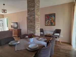 Wildstone Krusi - Pool & Apartments 1