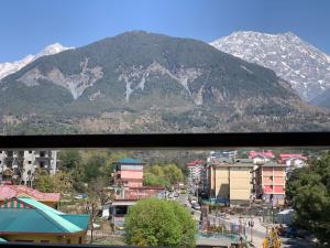 Hotel Mirage Residency