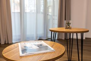 Two Stylish 1BD Apartments with Desk in Karshiaka by Flat Manager