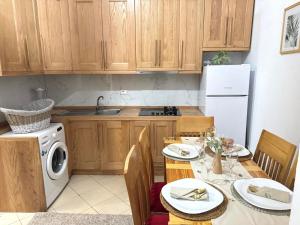 Beach Family House & Free Parking Golem, Durres