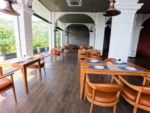 Royal Lion Hotel - Kandy Road, Galagadara