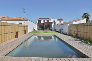 Villas Luxury villa with pool : photos des chambres