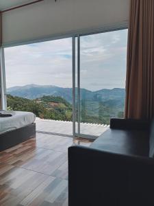 ภูศิโยน ม่อนแจ่ม