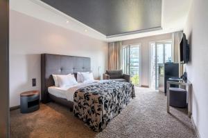 Junior Suite room in New Berlin