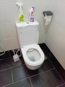 SPACIOUS 2 AND 3 BEDROOM APARTMENTs