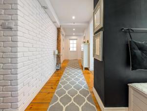 Nowowiejska Chic Harmony Apartment by BookingHost