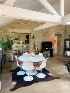 Maisons de vacances KERNEL - Maison de charme avec piscine, Sainte-Barbe - K46 : photos des chambres