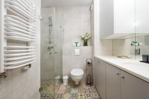 Superb Loft Studio in charming Praga District, 300 m to Metro & 100 m to tram, balcony