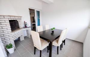 Nice Apartment In Novigrad 