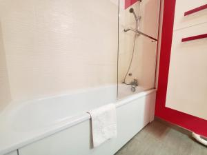 Appartements Le Petit Versailles : photos des chambres