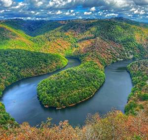 Mobil-home chalet chez lhabitant, au coeur des Combrailles, à 5 min du Pont du Bouchet