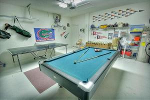 Charming 4-Bedroom Villa with Pool & Spa, Only 15 Minutes from Disney!