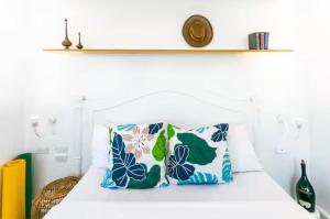 Glass House w Stunning View in Poblacion Makati