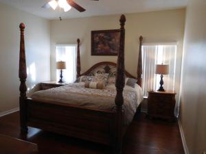 Spacious 6-Bedroom Home in Hampton Lakes – Perfect for Family Getaways!