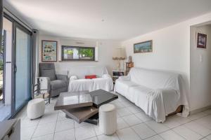 Maisons de vacances Villa pour 15 a 700m de la plage : photos des chambres